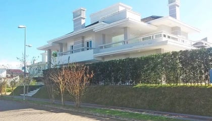Casa de dois pavimentos